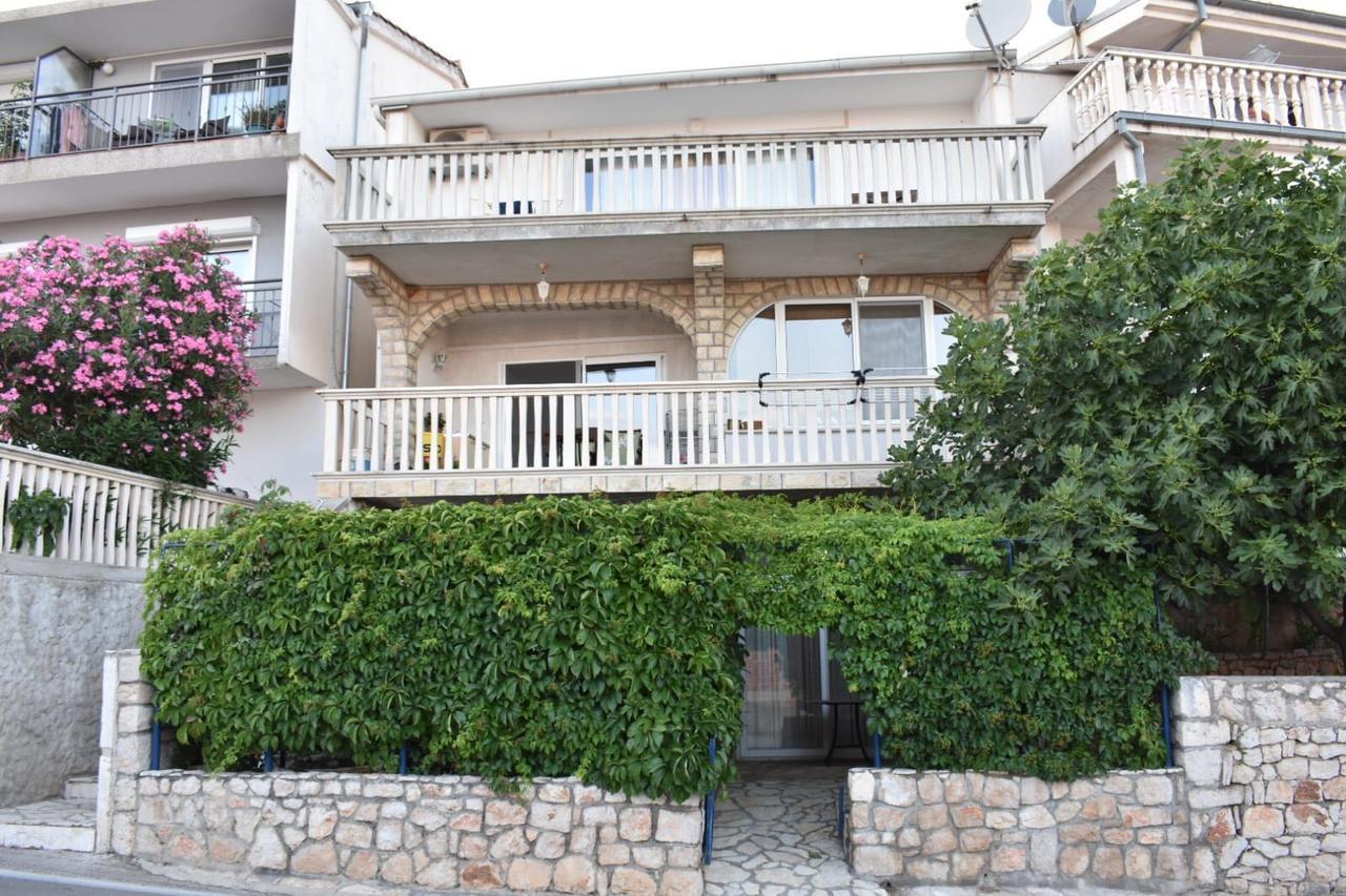 Ivancica Apartment Tisno